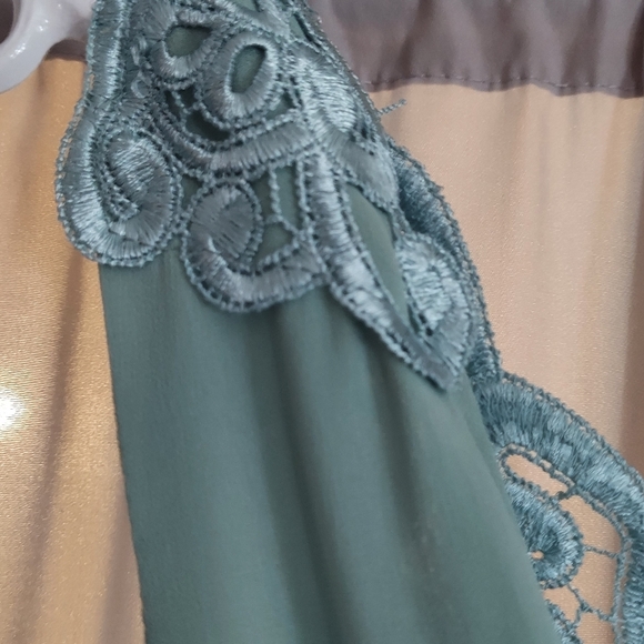 Elegant Green Sleeveless Hi-Low Faux Wrap Dress - Picture 3 of 11